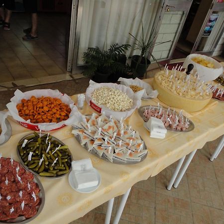 רימיני Hotel Euromar מראה חיצוני תמונה