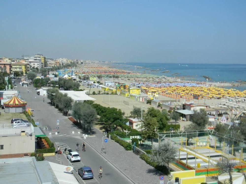 רימיני Hotel Euromar מראה חיצוני תמונה